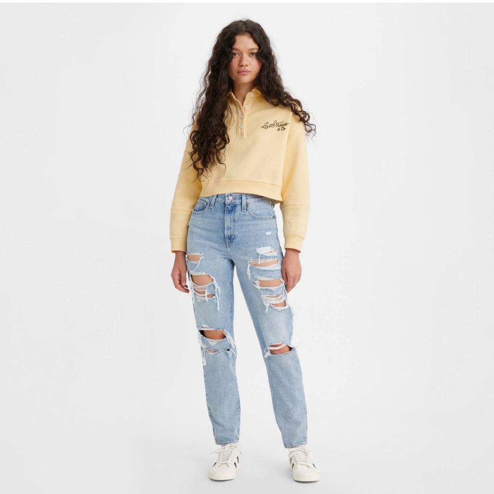 Levi’s distressed high-waisted mom jeans NWT